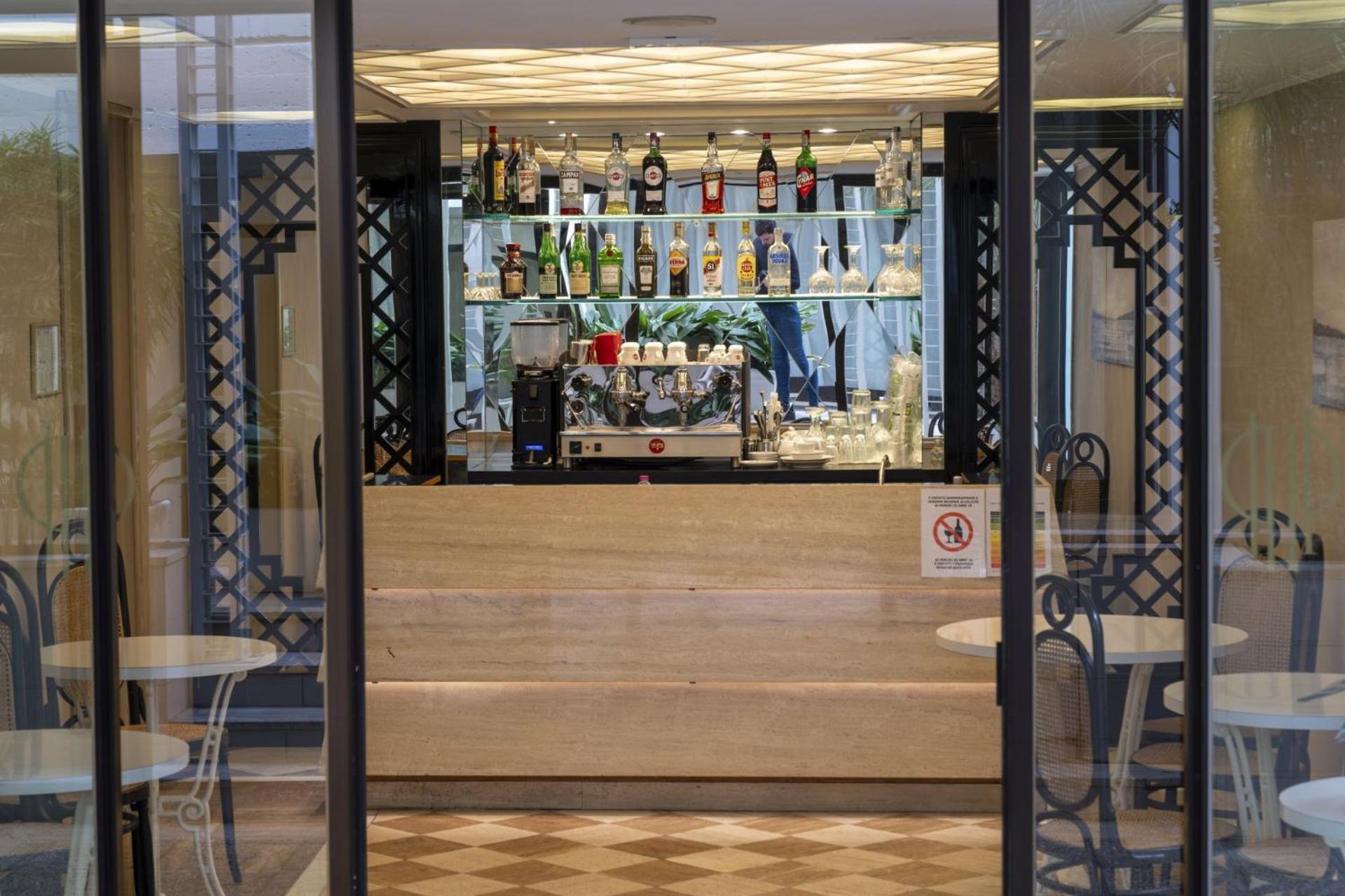 Hotel President - Vintage Hotel In Centro Riccione Exteriér fotografie